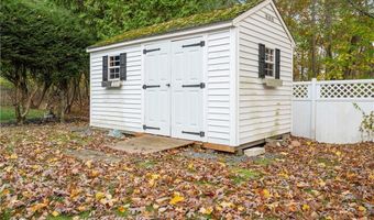 86 Forestdale Dr, Cumberland, RI 02864