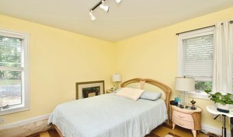 8312 UPPER SPRING Ln, Annandale, VA 22003