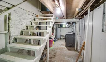 2623 Powhattan St, Alton, IL 62002