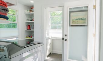 32 Pleasant Hill Rd, Falmouth, ME 04105