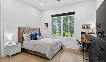 810 Caddo Dr, Benton, AR 72019