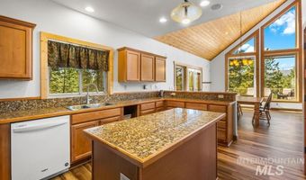 10389 Gamann Dr, Cascade, ID 83611