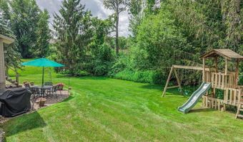 3 Proctor Ct, Albany, NY 12211