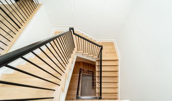 5617 MCLEAN Dr, Bethesda, MD 20814