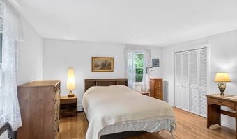 437 Lovely St, Avon, CT 06001