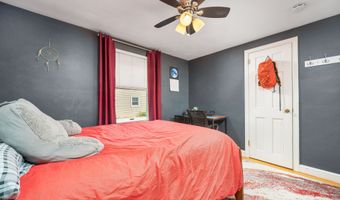 16 Raymond Pl, Cromwell, CT 06416