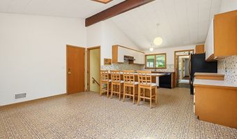 21 Daggett Rd, Attleboro, MA 02703