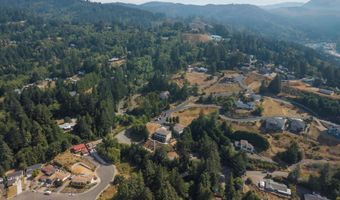 7774 Zoe Dr, Brookings, OR 97415