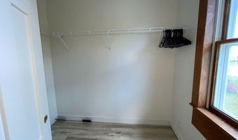 212 N WATER St, Algoma, WI 54201