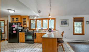 68 Merrimack Rd, Amherst, NH 03031