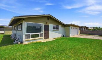 320 W Lanai St, Kahului, HI 96732