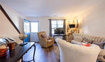 3399 Post Rd 7, Warwick, RI 02886