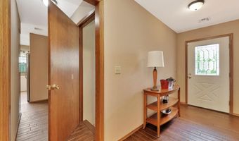 324 N Lakeside Dr, Andover, KS 67002