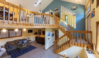 8 Robin Dr, North Kingstown, RI 02852