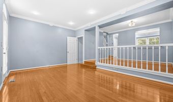 6645 MEDINAH Ln, Alexandria, VA 22312