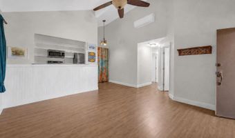 15 KULANIHAKOI St 15E, Kihei, HI 96753