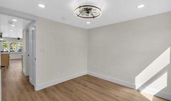 16 Larboard St, Beachwood, NJ 08722