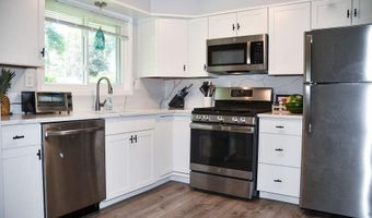 20 Marie Pkwy, Albany, NY 12211