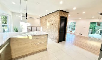 17821 POND Rd, Ashton, MD 20861