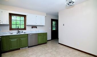 1585 Hemlock Dr, Ashtabula, OH 44004
