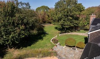 77 Pond Shore Dr, Charlestown, RI 02813