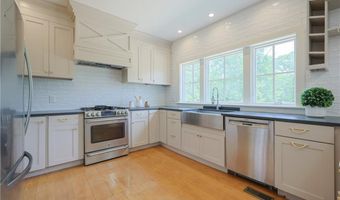 26 Old Stone Church Rd, Little Compton, RI 02837