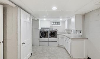 6354 Shenandoah Ave, Allen Park, MI 48101