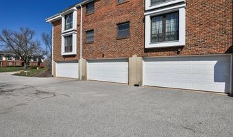 922 N Claytonbrook Dr 1, Ballwin, MO 63011