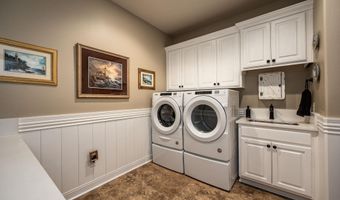 5 Utrera Ln, Hot Springs Village, AR 71909