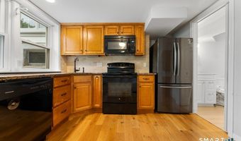 62 Chatham Rd, Berlin, CT 06037