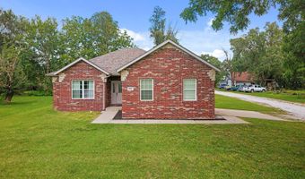 806 E Grant St, Ash Grove, MO 65604