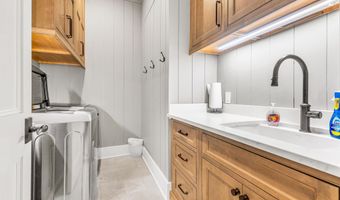 114 Sailors Pt, Alexander City, AL 35010