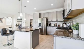 5653 DEL CORONADO Dr, Apollo Beach, FL 33572
