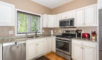 4 Candlelight Ln, Bellingham, MA 02019