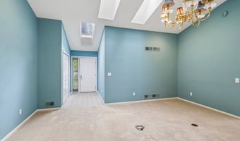 838 Lynnhaven Ln, Akron, OH 44313