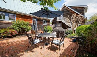 32 SHIPCARPENTER Sq, Lewes, DE 19958