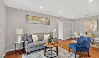 4163 S FOUR MILE RUN Dr 301, Arlington, VA 22204