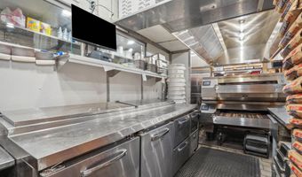 108 W 1st, Dyersville, IA 52040