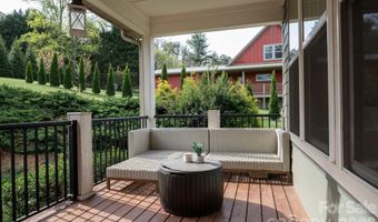 25 W Haven Dr, Arden, NC 28704
