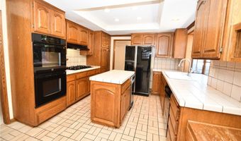 20318 Regina Ave, Torrance, CA 90503