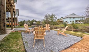 4082 Cardinal St, Bay St. Louis, MS 39520