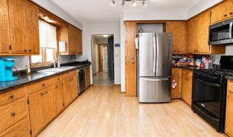 816 12th Ave, Aberdeen, SD 57401