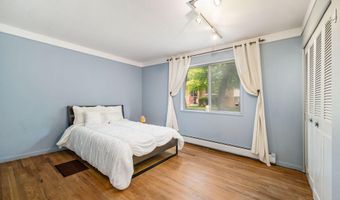 1209 Island Dr 102, Ann Arbor, MI 48105