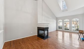 2000 GOLDEN MORNING Dr 32, Bowie, MD 20721