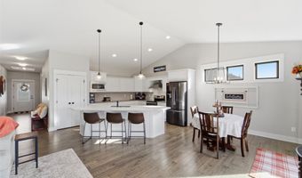 1404 S 10th St, Adel, IA 50003