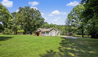 121 Peacock Rd, Barnesville, GA 30204