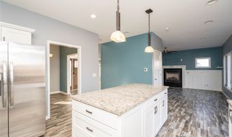 923 S 10th St, Adel, IA 50003