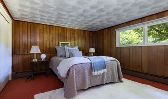 11 Guzeika Rd, North Kingstown, RI 02852