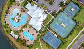 7631 PARADISO Dr, Apollo Beach, FL 33572