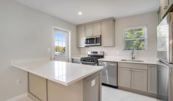 5004 8TH Rd S, Arlington, VA 22204